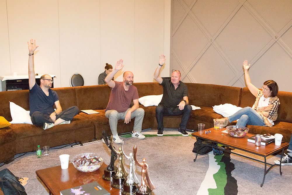 Radio & Audio Jury in Statue Discussions
