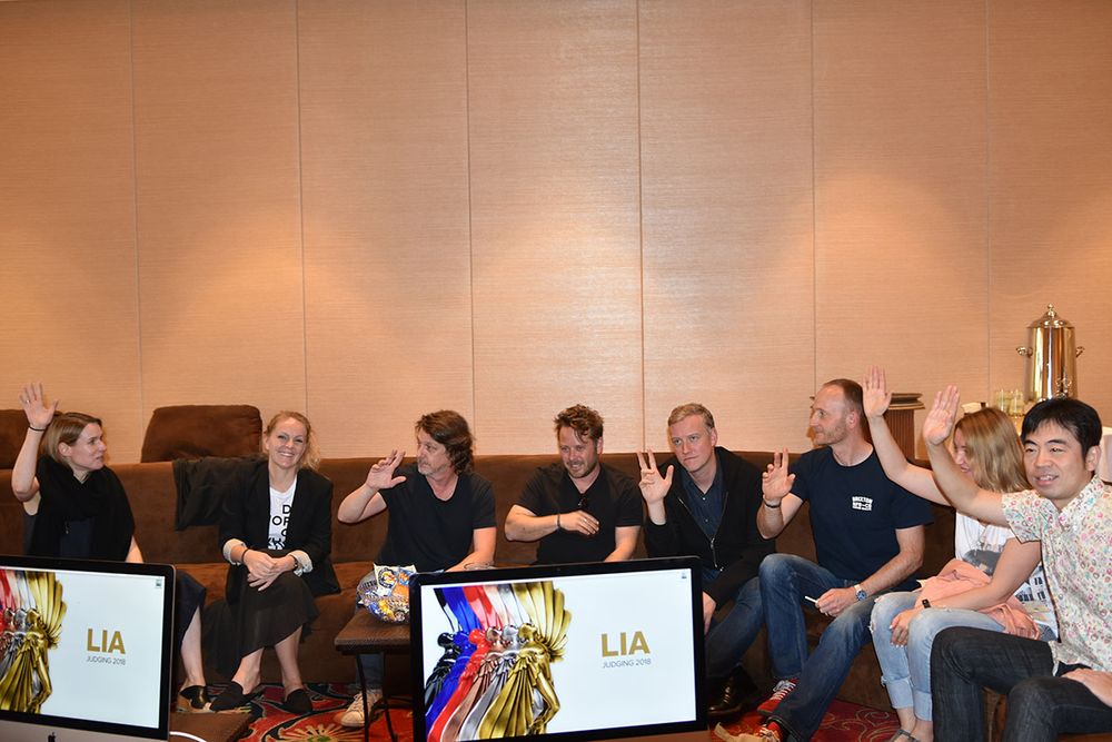 Digital Jury Statue Discussions