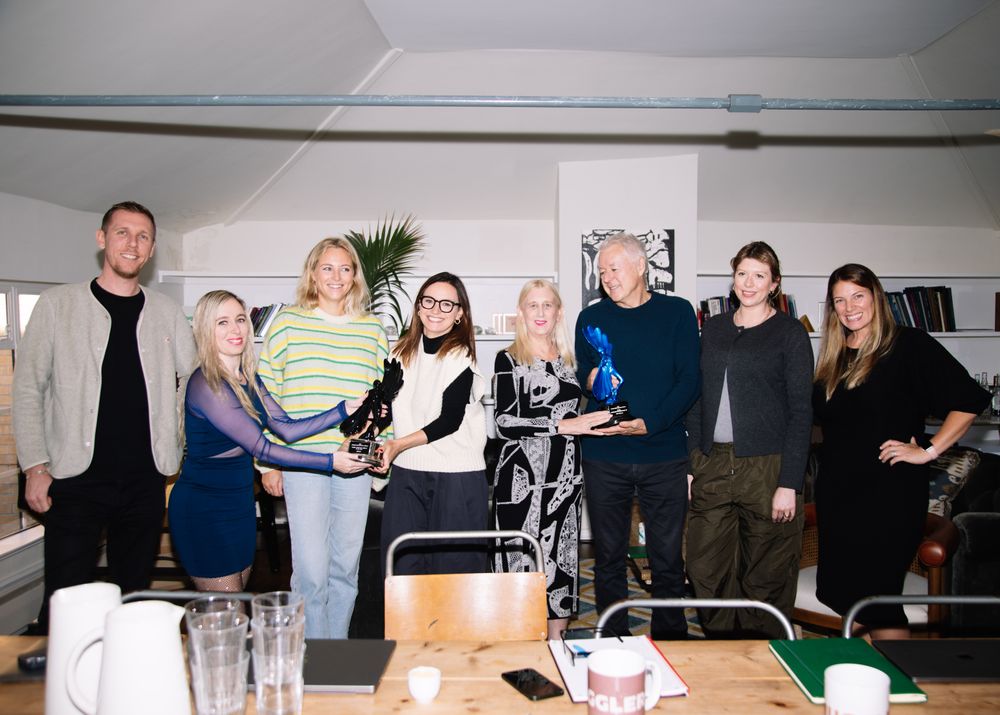LIA Presents Smuggler with their Awards