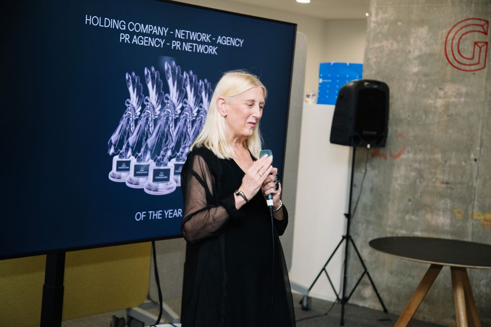 LIA Presenting Ogilvy UK and WPP With Their Awards